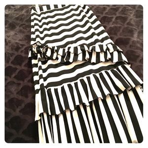 🖤Long black and white striped maxi ruffle skirt